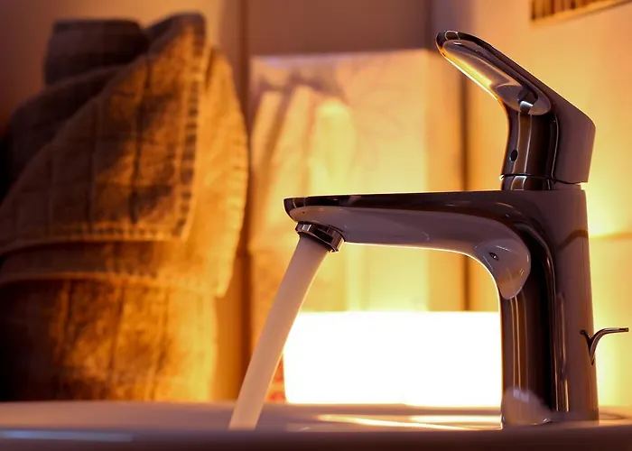 Alexandra's * ניוסטיפט אים סטובאיטל